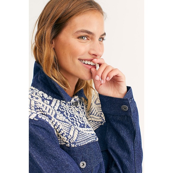 Anthropologie LEVI'S French Fringe Trucker Jacket - Picture 8 of 8